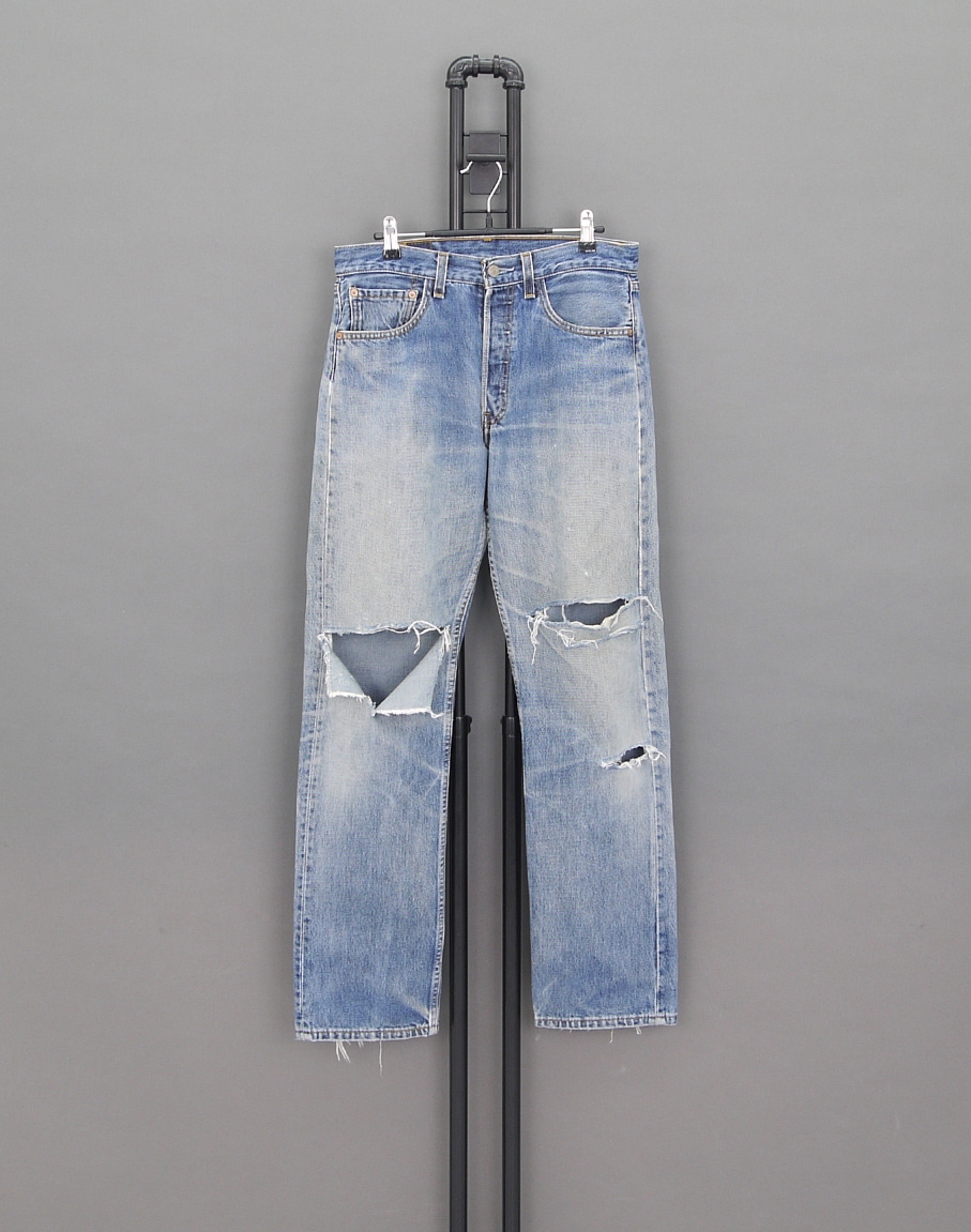Levi&#039;s 00&#039;s 501 Vintage Destroyed Jeans