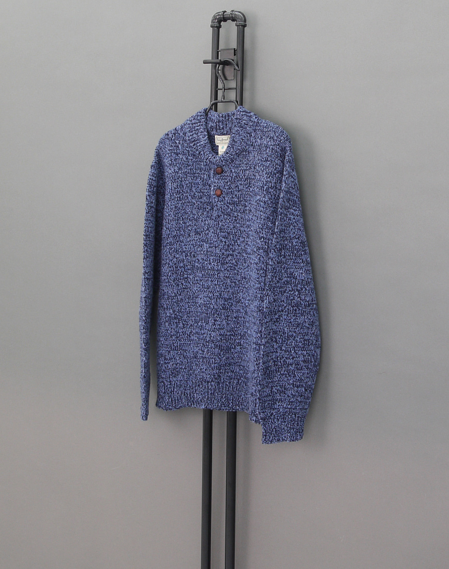 L.L.Bean Heavy Lamb&#039;s Wool Button Collar Sweater